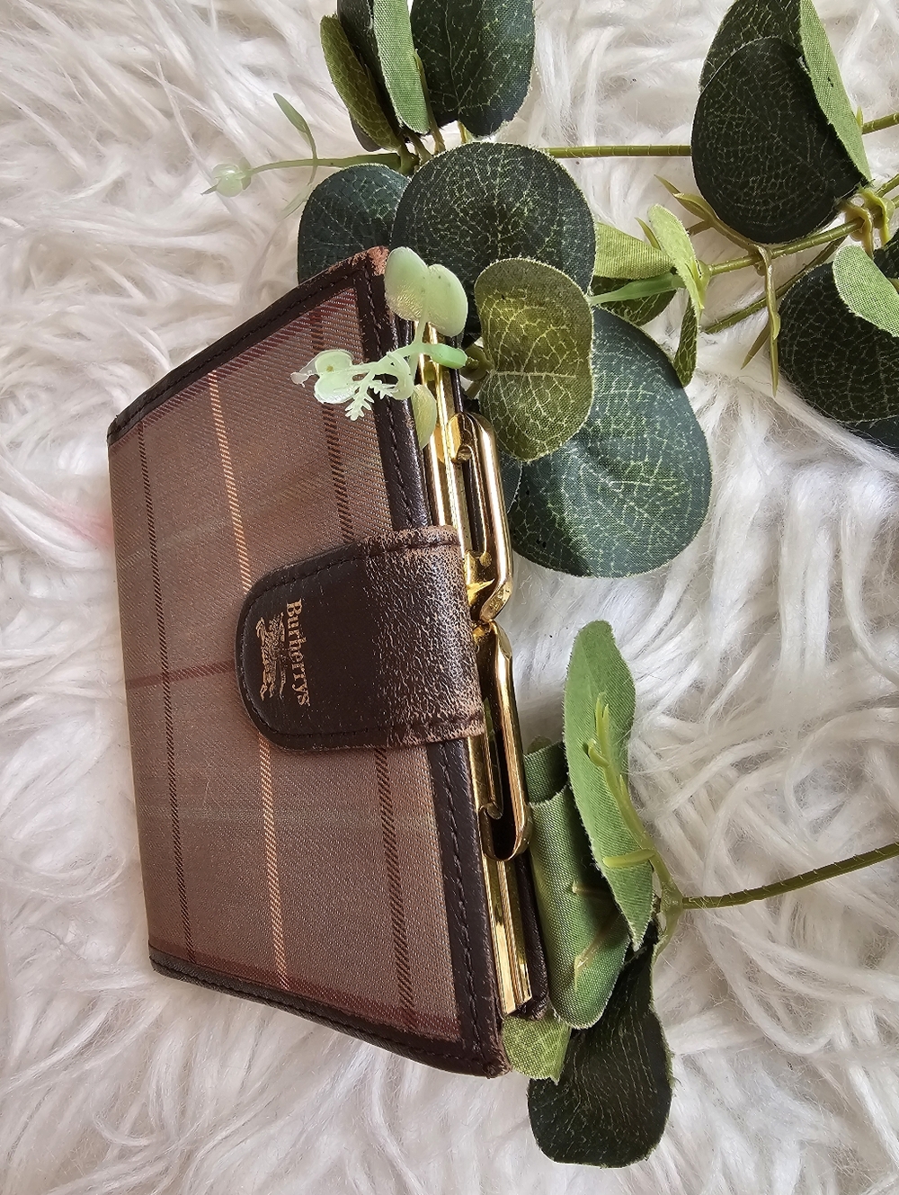 Burberry: VINTAGE 90's Preloved Wallet - Picture 2 of 10